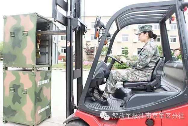 叉车